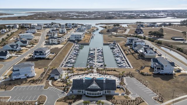 11 Amidships Lane, Hampstead, NC 28443