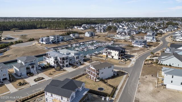 11 Amidships Lane, Hampstead, NC 28443