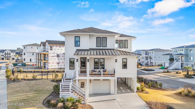 11 Amidships Lane, Hampstead, NC 28443