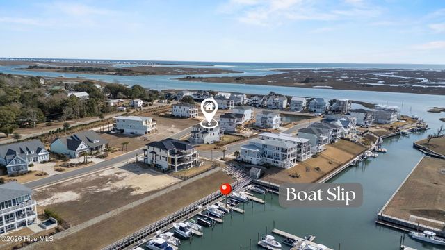 11 Amidships Lane, Hampstead, NC 28443