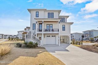 11 Amidships Lane, Hampstead, NC 28443