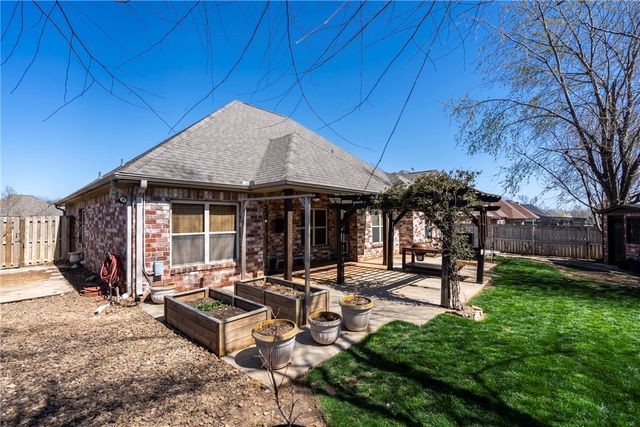 1904 Morter Place, Rogers, AR 72758