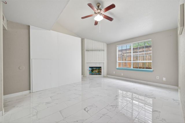 12317 Crest Lake Drive, Houston, TX 77072