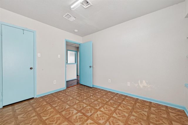 12317 Crest Lake Drive, Houston, TX 77072