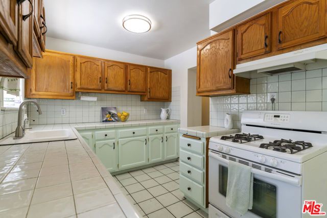 14142 Hortense Street, Los Angeles, CA 91423