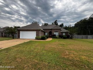990 Clubhouse Drive, Pearl, MS 39208