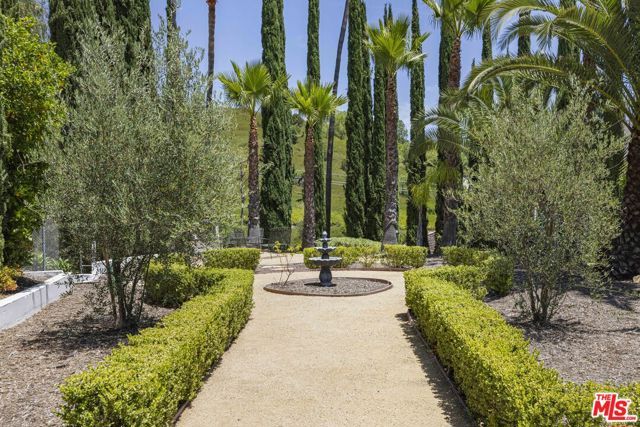 567 Lone Oak Drive, Thousand Oaks, CA 91362