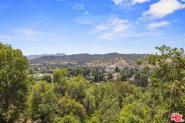 567 Lone Oak Drive, Thousand Oaks, CA 91362