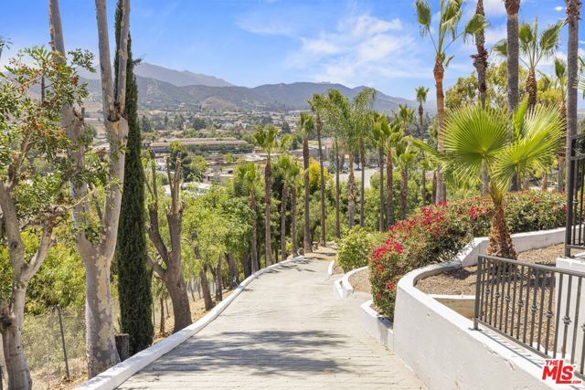 567 Lone Oak Drive, Thousand Oaks, CA 91362