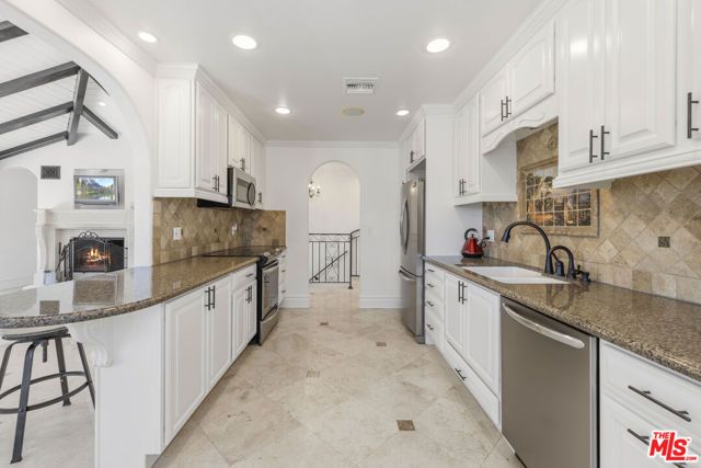 567 Lone Oak Drive, Thousand Oaks, CA 91362