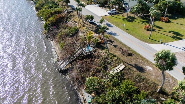 4751 S Indian River Drive, Fort Pierce, FL 34982