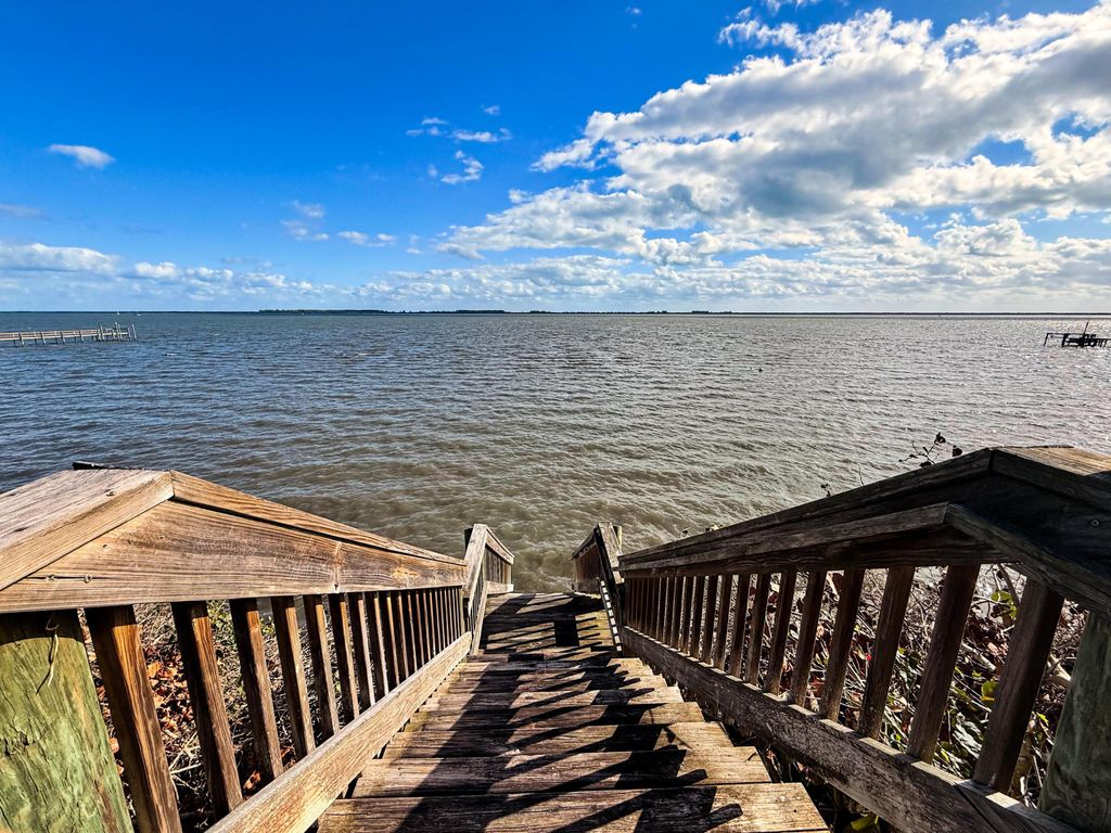 4751 S Indian River Drive, Fort Pierce, FL 34982