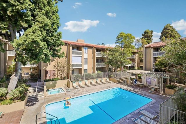 4600 Lamont St 204, San Diego, CA 92109
