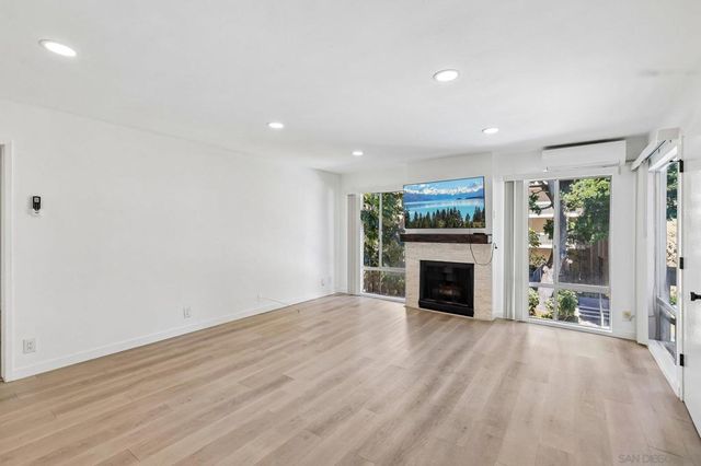 4600 Lamont St 204, San Diego, CA 92109
