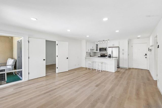 4600 Lamont St 204, San Diego, CA 92109