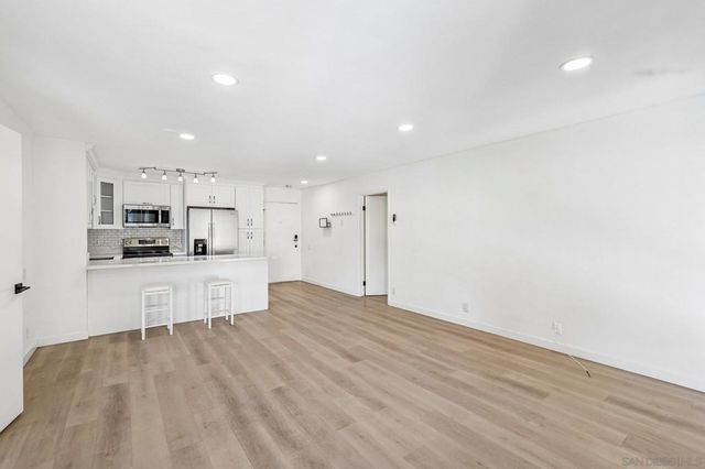 4600 Lamont St 204, San Diego, CA 92109