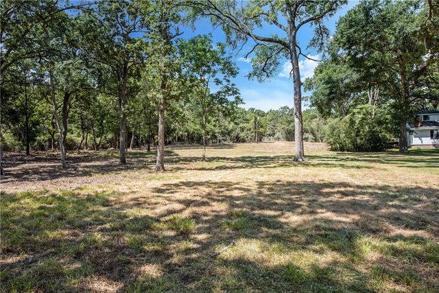 8787 Clyde Acord Road, Franklin, TX 77856