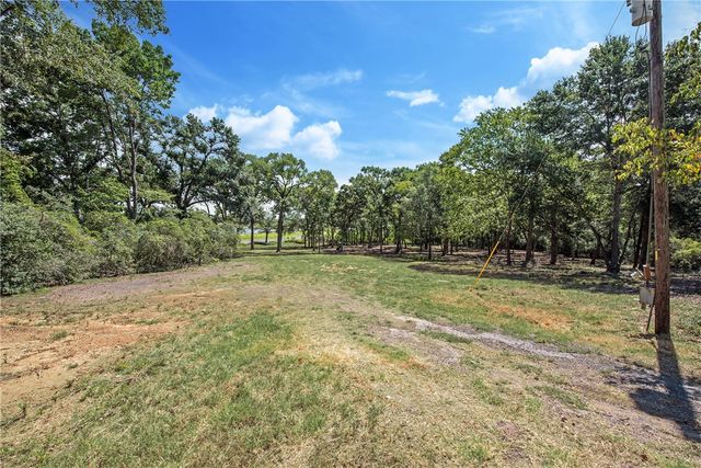 8787 Clyde Acord Road, Franklin, TX 77856
