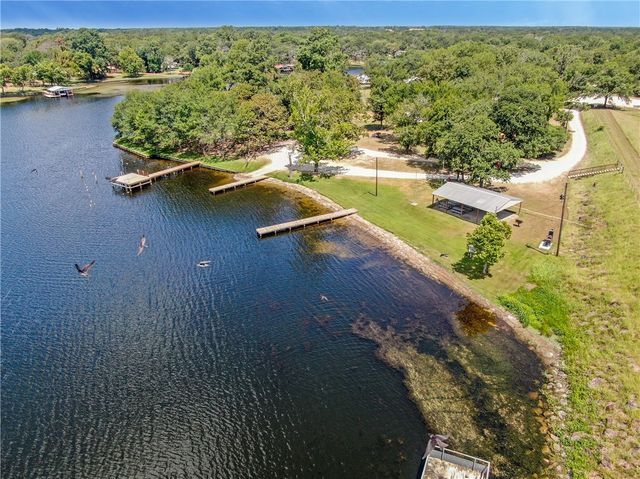 8787 Clyde Acord Road, Franklin, TX 77856