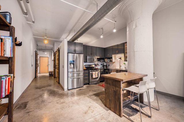 250 Park Avenue 305, Minneapolis, MN 55415