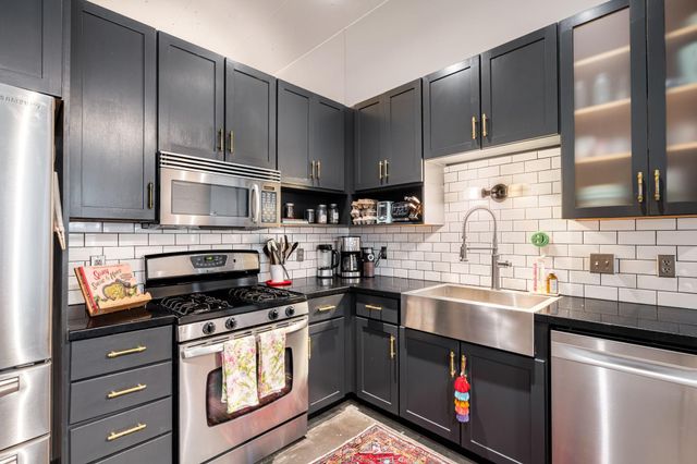 250 Park Avenue 305, Minneapolis, MN 55415