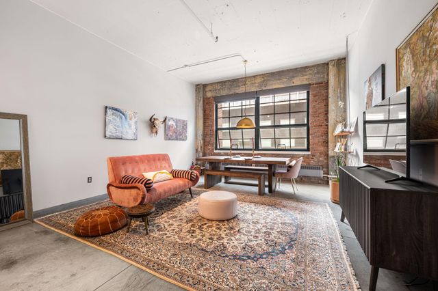 250 Park Avenue 305, Minneapolis, MN 55415