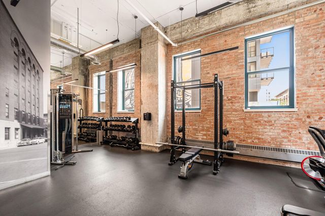 250 Park Avenue 305, Minneapolis, MN 55415