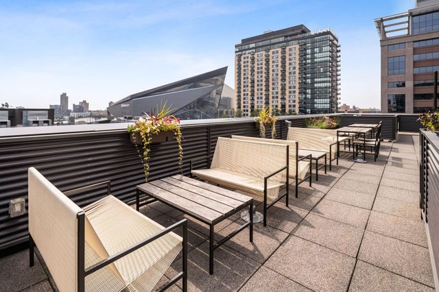 250 Park Avenue 305, Minneapolis, MN 55415