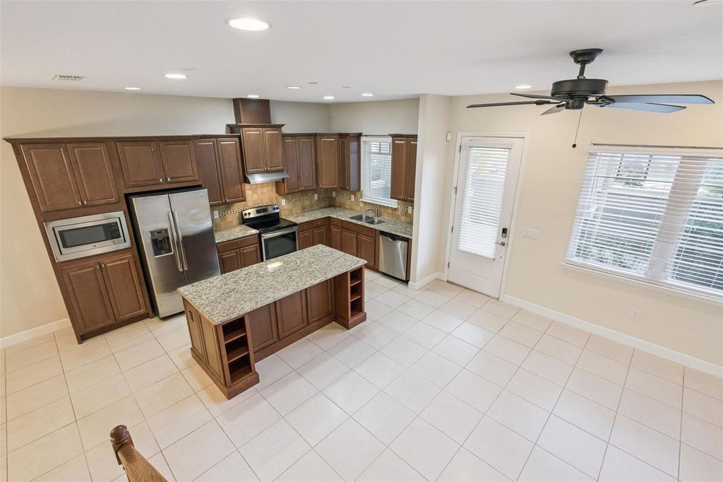 Image 13 of property listing at 13783 BENAVENTE AVENUE, Orlando, FL 32827