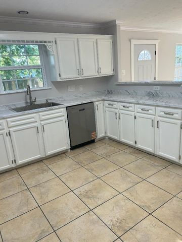 8420 Denby Street, Houston, TX 77012