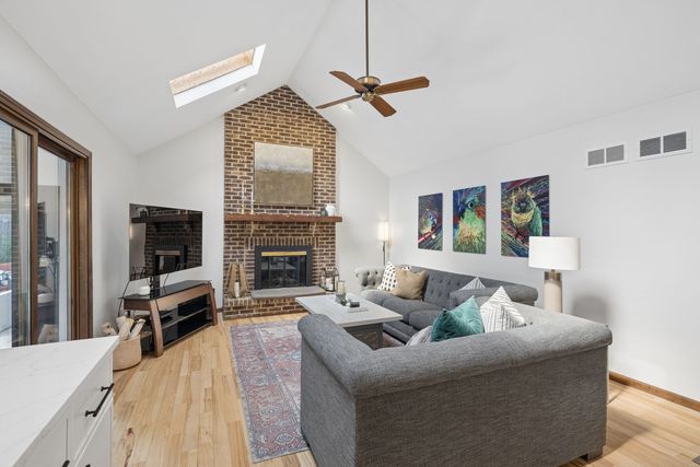 105 Fresno Court, Naperville, IL 60540
