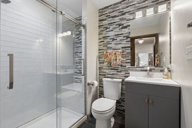 105 Fresno Court, Naperville, IL 60540