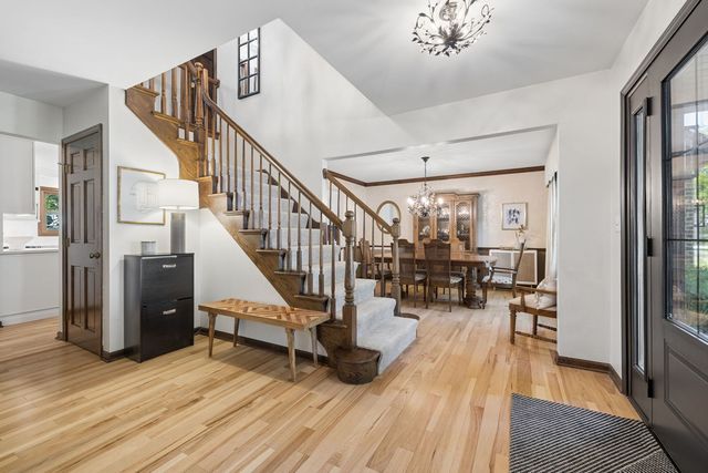 105 Fresno Court, Naperville, IL 60540