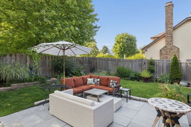 105 Fresno Court, Naperville, IL 60540