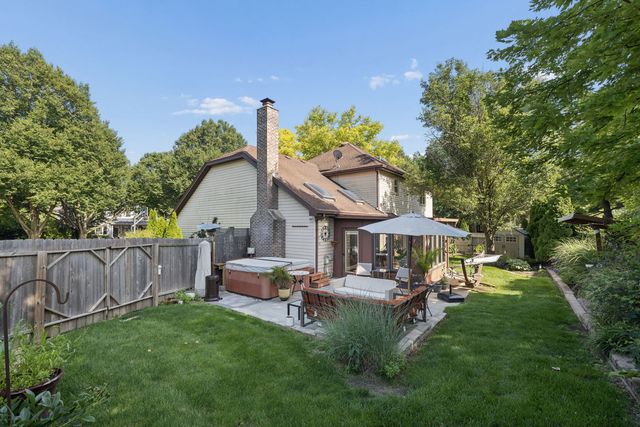 105 Fresno Court, Naperville, IL 60540