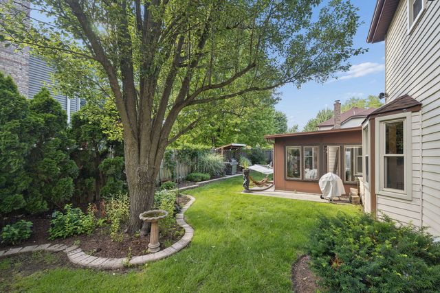 105 Fresno Court, Naperville, IL 60540