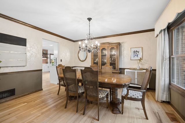 105 Fresno Court, Naperville, IL 60540