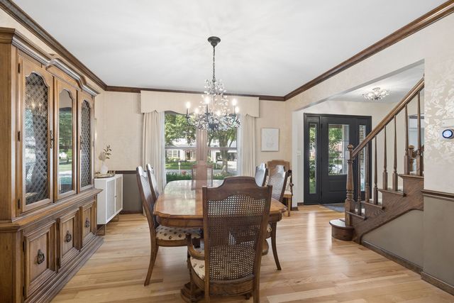 105 Fresno Court, Naperville, IL 60540