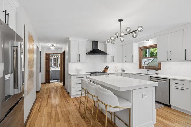 105 Fresno Court, Naperville, IL 60540