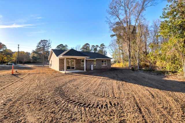 2147 Bloomville Road, Manning, SC 29102