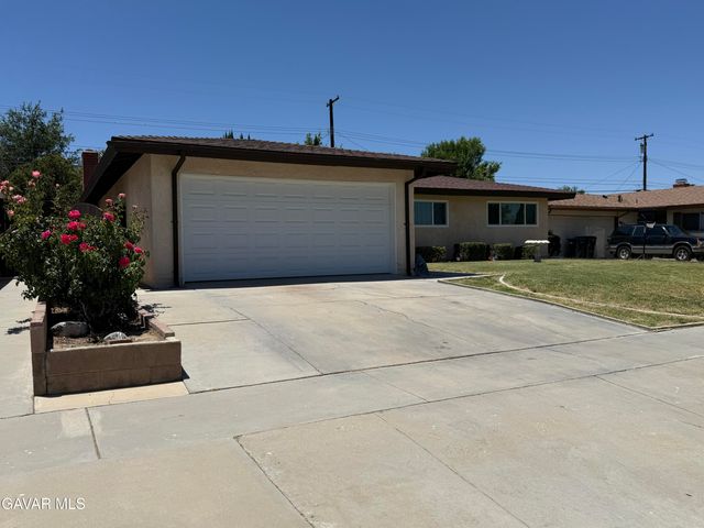 45303 Lorimer Avenue, Lancaster, CA 93534