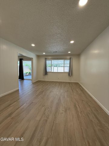 45303 Lorimer Avenue, Lancaster, CA 93534