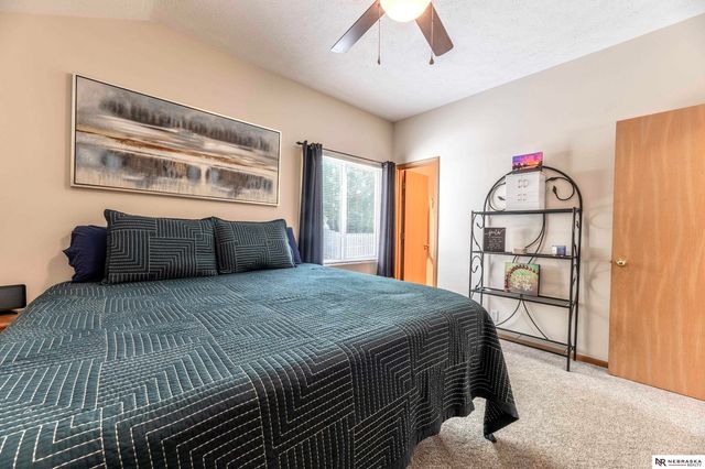 1113 Conestoga Road, Papillion, NE 68046