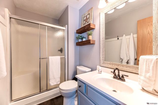 1113 Conestoga Road, Papillion, NE 68046