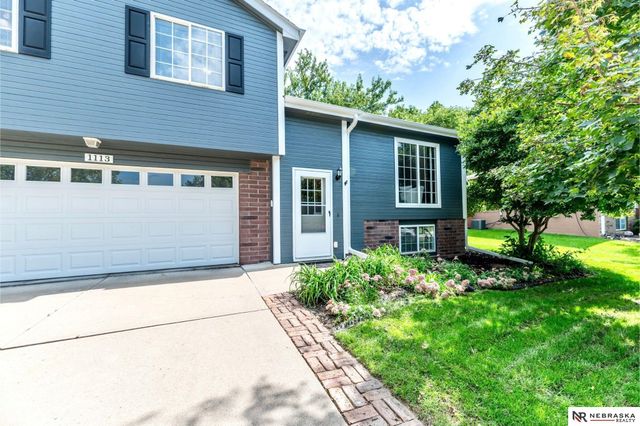 1113 Conestoga Road, Papillion, NE 68046