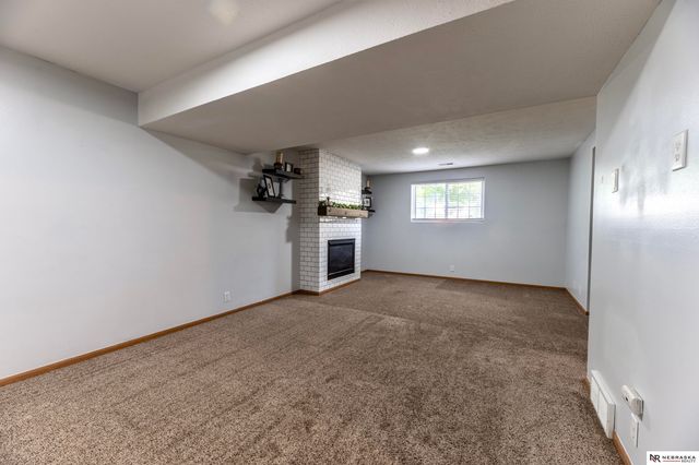 1113 Conestoga Road, Papillion, NE 68046