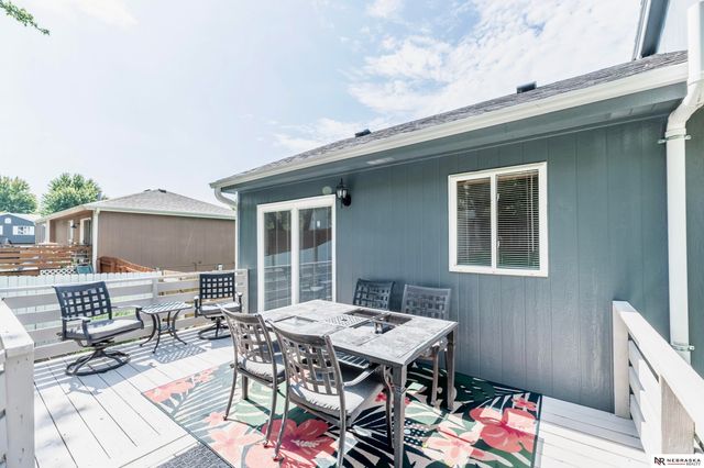 1113 Conestoga Road, Papillion, NE 68046