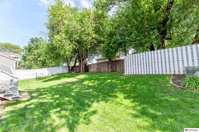 1113 Conestoga Road, Papillion, NE 68046