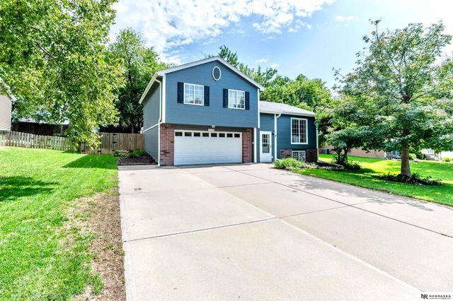 1113 Conestoga Road, Papillion, NE 68046