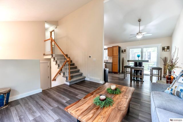 1113 Conestoga Road, Papillion, NE 68046